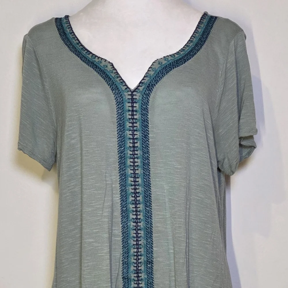 Light Teal Short Sleeve Top with Embroidery - Picture 2 of 6